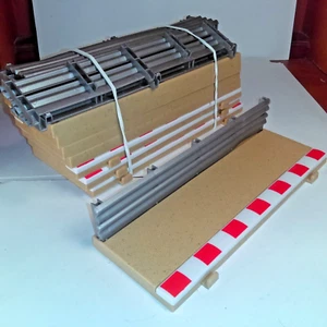 Scalextric C8223 - 8x New Half Straight Borders - 1:32 Sports Track - Picture 1 of 2