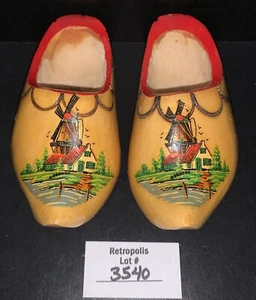 2 Wooden Painted Windmill Dutch Clogs - Picture 1 of 5