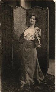 Alemania 1922 Mujer Postal Romántica Glamour Vintage (1045) - Imagen 1 de 2
