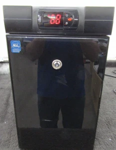 lot of 2 Vitrifrigo FG10I DGT DJU Compressor Powered Refrigerator - Picture 1 of 5