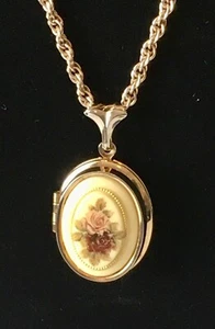 Collana vintage vittoriana classica resina rose giardino medaglione corda oro - Foto 1 di 21