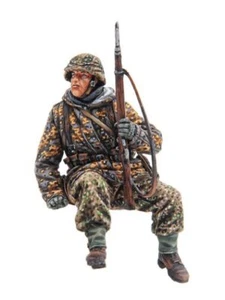 BB062 WWII German Pz Grenadier Leaning with K98 - First Legion Miniature - Picture 1 of 6