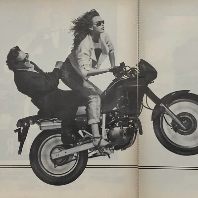 Pantalones de mezclilla Zena 1988 2 páginas anuncio impreso moda mujer motocicleta hombre estilo tuyo Foto 1 de 2