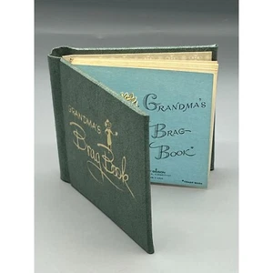 Vintage C.R. Gibson Grandmas Brag Book Photo Album Green Holds 22 pictures - Picture 1 of 15