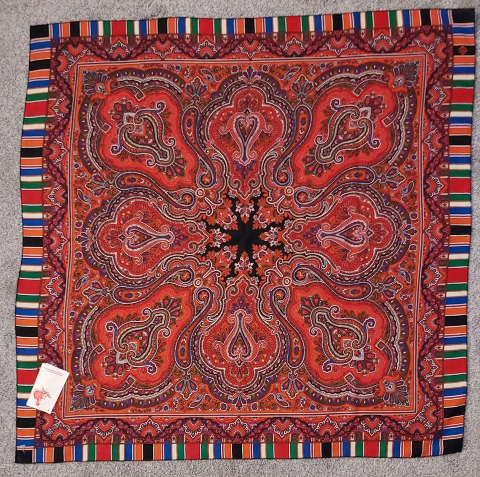 Women's Pavlovo Posad 100% Pure New Wool Shawl "Tatiana" Design 90cm x 90cm NWT - Image 1 of 4