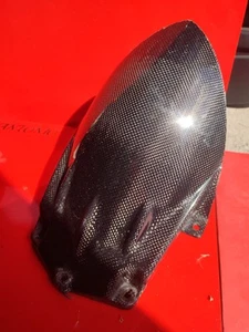 TRIUMPH DAYTONA 955i CARBON FIBRE REAR HUGGER- RARE! - Foto 1 di 7