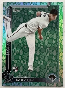 2025 Topps Holiday Green Foil Card #309 Adam Mazur Miami Marlins RC - Foto 1 di 6