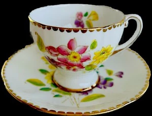Royal Standard English Bone China Goldrand Tasse & Untertasse Royal Lorraine. - Bild 1 von 9