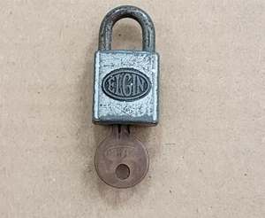 VINTAGE SMALL ELGIN PADLOCK AND KEY 7/8" X 1-5/8" - Picture 1 of 3