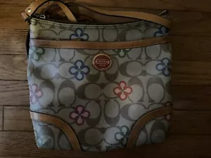 COACH Peyton Signature Clover Hobo Bag 22223 - Picture 1 of 3