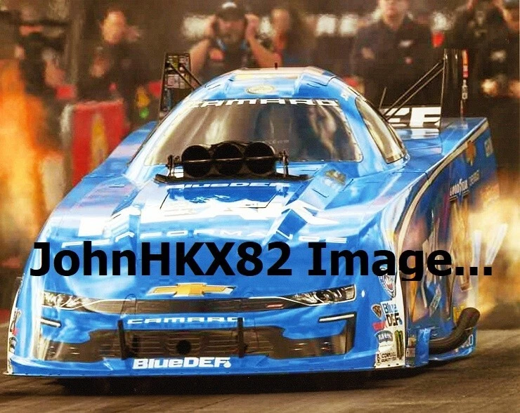 Foto del auto de carreras John Force de la NHRA 2024 - 16x campeón de autos divertidos de la NHRA. Foto 1 de 1