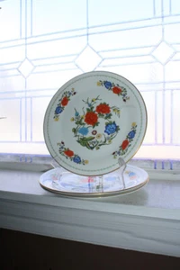 3 Vintage Aynsley Famille Rose Luncheon Plates - Picture 1 of 4