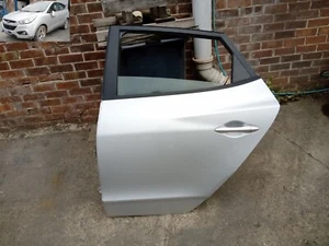 DOOR COMPLETE REAR DRIVERS OSR SILVER RAH HYUNDAI IX35 2010-16 YT62YMW - Picture 1 of 6