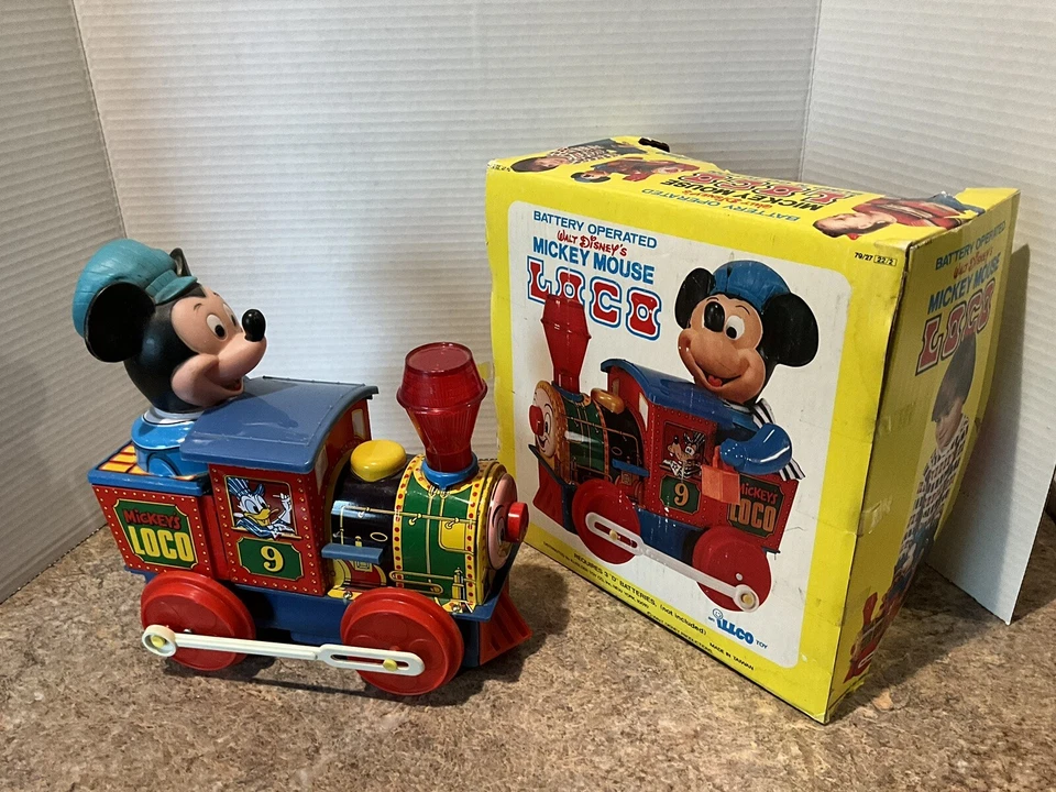 LOCOMOTORA MICKEY'S AÑOS 60 TREN A PILAS, MOTOR, MICKEY MOUSE Bump N Go Foto 1 de 4