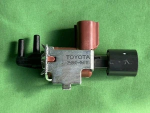 Crown Vacuum Switching Valve Genuine Vacuum Sensor 25860-46010 Toyota Unused - Picture 1 of 7