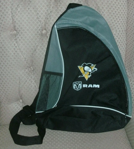 BRAND NEW PITTSBURGH PENGUINS BACKPACK SAK W/BOTTLE HOLDER MEASURES 18" LONG Cover