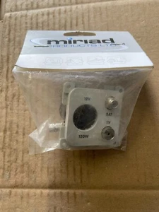 CARAVAN / MOTORHOME / BOAT CBE 12v AUTO - TV AND SAT SOCKET 270234 - Picture 1 of 2