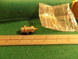 (1) Amphenol 83-907 Single Hole Mount SO-239 UHF Female NEW USA Seller - Picture 1 of 3