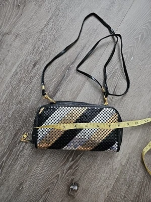 Bolsa vintage anos 70/80 malha dourada prata - Imagem 1 de 4