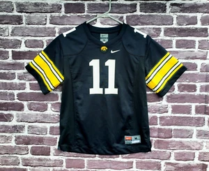 🔥 Iowa Hawkeyes Football #11 Nike Black Jersey Boys Medium M NCAA - Picture 1 of 3