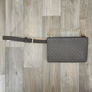 Borsa donna Michael Kors taglia media cintura marrone stampa logo zip pull chain - Foto 1 di 9