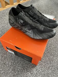 DMT Scarpe KR1 Black/Reflective UK9 EU43.5 Road Cycling Shoes Carbon.