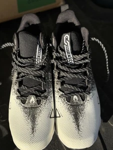 Under Armour geformte Fußballschuhe - Bild 1 von 2