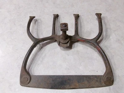 Vintage Hand 4-Tine Cultivator Head Adjustable Garden, Farm, Primitive, Decor - Image 1 of 4