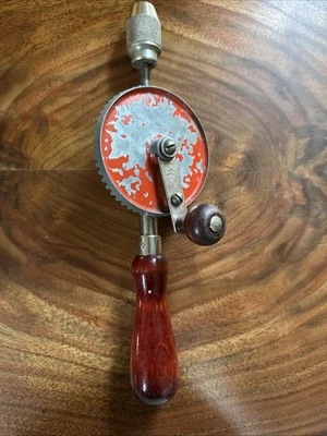 Taladro estilo batidor de huevos manivela manual Fulton Value Leader de colección Foto 1 de 4