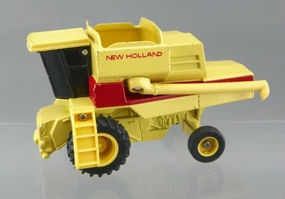 Vintage Ertl Diecast 1/32 New Holland Yellow Farm Tractor Combine Harvester VGC - Image 1 of 4