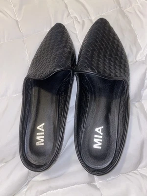 MIA Johona Women 8 M black Pointed Toe Flats Slip On Mules EUC - Image 1 of 4