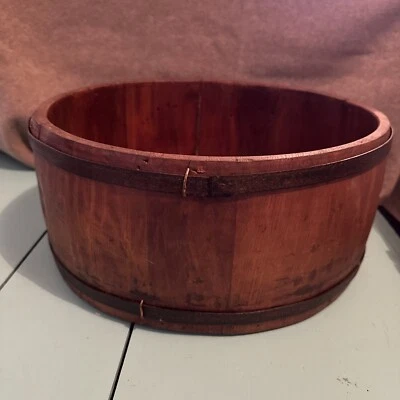 Tigela de barril de madeira e metal marrom escuro  - Imagem 1 de 4