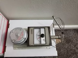 United Electric Controls 820E5BS Temperature Switch -40 to 160 Deg F (Box64) - Picture 1 of 3