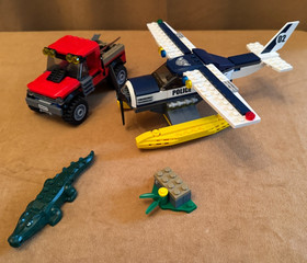 60070 LEGO Complete CITY: Water Plane Chase with minifigures