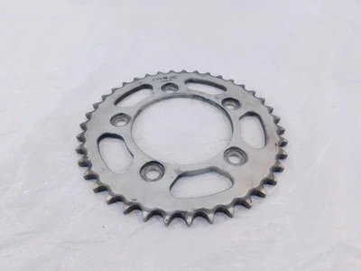 Piñón de cadena de tracción trasera plateado 39T Ducati Superbike 749 749S y 999 999R Foto 1 de 4