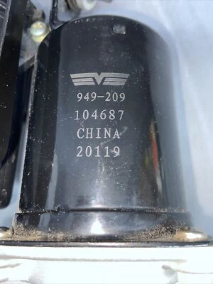 Compresor de suspensión neumática Dorman 949-209, Lincoln Town Car 1998-2002. Foto 1 de 4