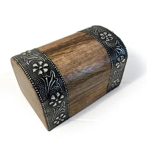 MANGO WOOD TREASURE CHEST KEEPSAKE BOX | Jewellery Box | Trinket Box - Picture 1 of 7