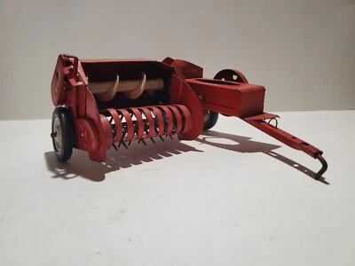 Vintage Tru-Scale Red Harvest Hay Straw Baler 1:16 Scale Steel USA Farm Toy - Image 1 of 4