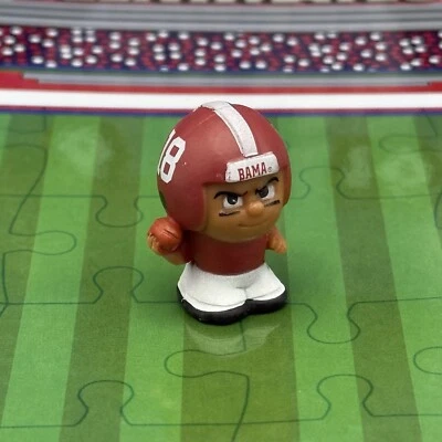 Figura de juguete de fútbol americano universitario TeenyMates Alabama Crimson Tide calendario de adviento Foto 1 de 4