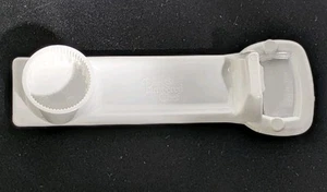 Pampered Chef Easy Opener 2590 Magnetic Bottle Can Tool Retired - Picture 1 of 6
