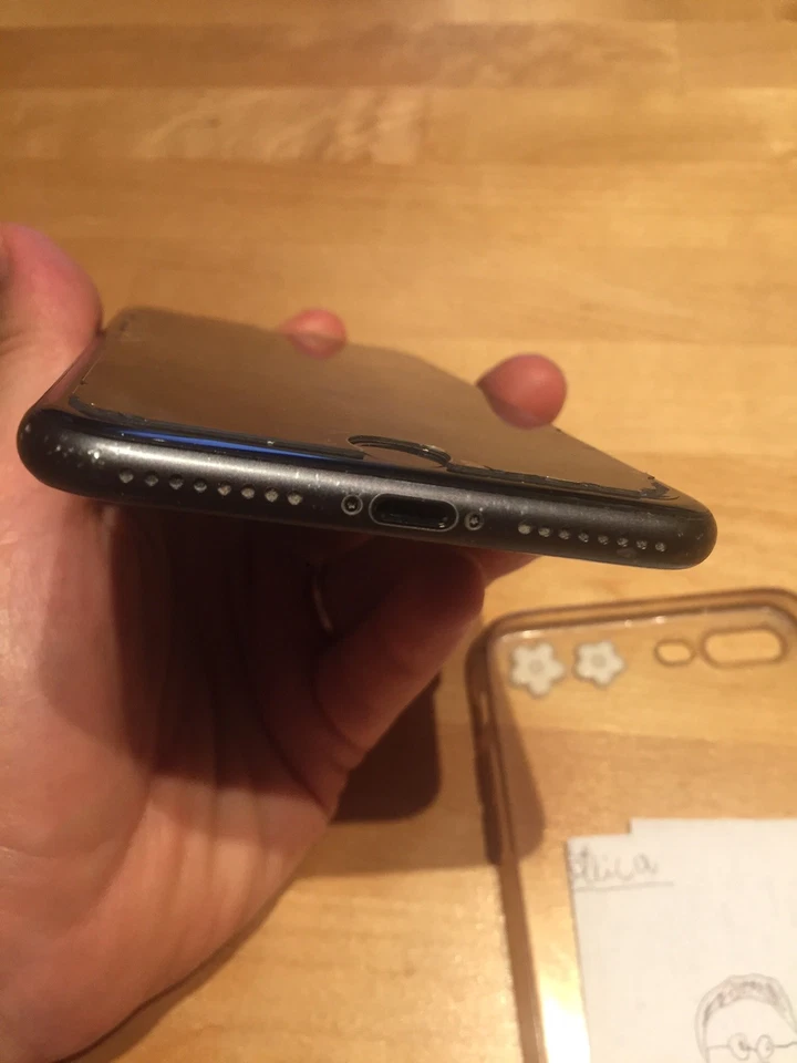 Apple iPhone 8 Plus - 64 GB - Grigio Siderale  (Sbloccato) - Immagine 1 di 4