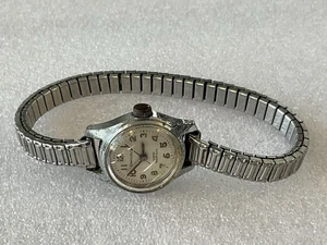 CARAVELLE VTG SilverTone Women’s Watch. ?? If Works. See Photos For Exact Detail - Picture 1 of 4