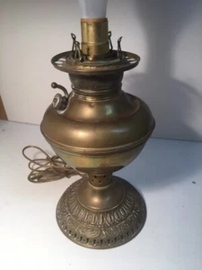 ANTIQUE VINTAGE BRASS TABLE LAMP ELECTRIFIED KEROSINE - Picture 1 of 7