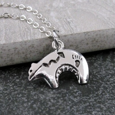 Collar de oso Heartline de plata - Collar de oso Zuni - Joyería de oso del suroeste Foto 1 de 3