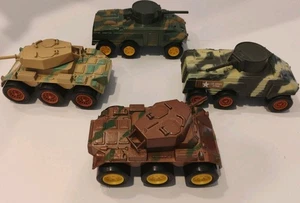 Lote de 4 tanques militares militares del ejército de 4" de metal Tootsie Toy vintage - Imagen 1 de 13
