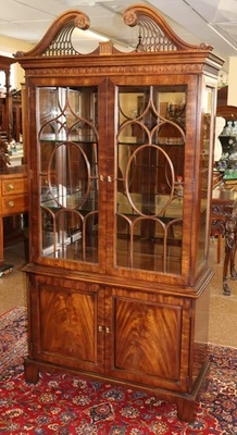 Henredon Rittenhouse Square Flame Mahogany Regency Style Curio China Cabinet - Image 1 of 4