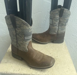 BOTAS VAQUERAS ARIAT YOUTH 4.5 PATRIOT WESTERN BANDERA DE ESTADOS UNIDOS MARRÓN DESGASTADO - Imagen 1 de 15