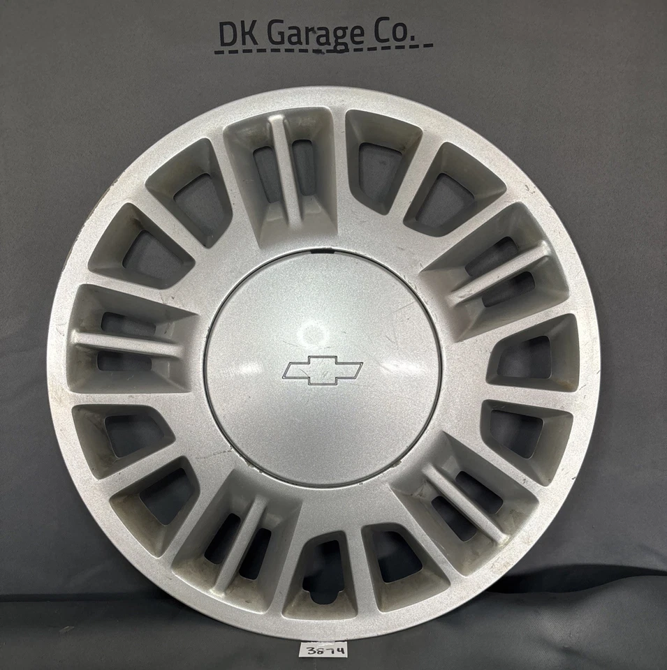 Chevrolet Malibu 2000-2005 15 pulgadas tapacubos OEM cubierta de rueda #3233, 9593496 Foto 1 de 4