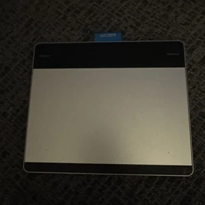 Wacom CTH-480 Intuos Small Creative - Tablet ONLY UNTESTED - See pictures - Picture 1 of 11