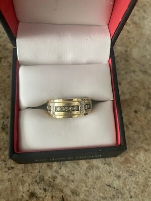 Mens 10kt. Gold Wedding Band - Image 1 of 3